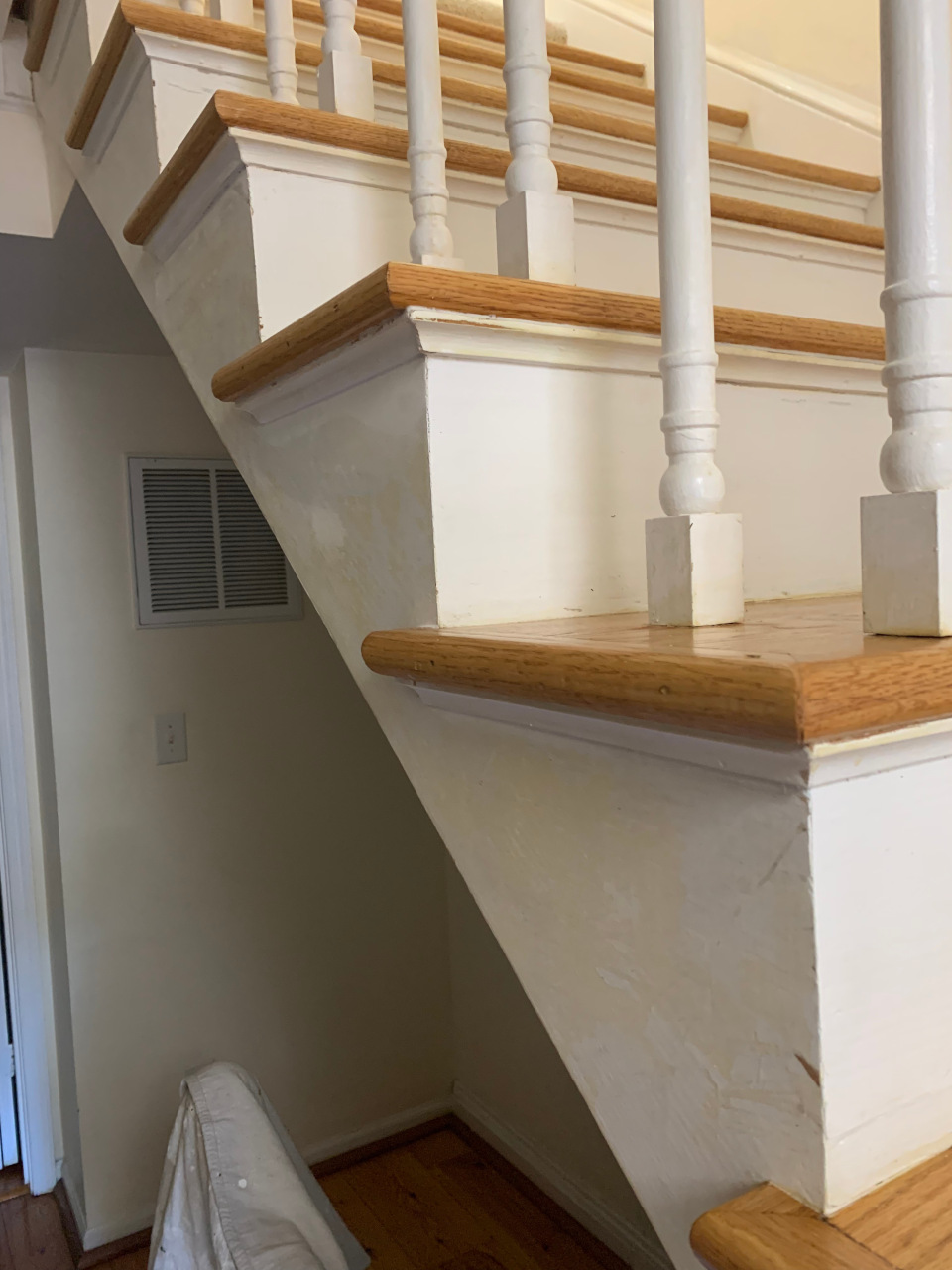 The trim fully prepped, repaired, and ready for paint application.